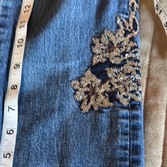 Christopher & Banks Embellished Denim Jeans
Size 6 - Picture 4 of 8